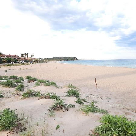 Appartement Cosy House With Garden Infront Of The Sea à Creixell Extérieur photo