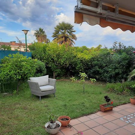 Appartement Cosy House With Garden Infront Of The Sea à Creixell Extérieur photo