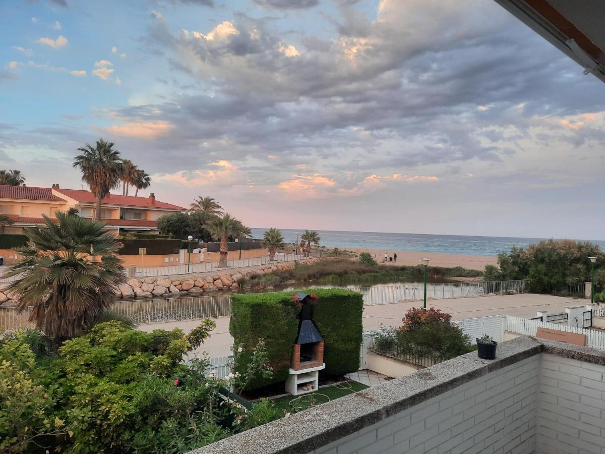 Appartement Cosy House With Garden Infront Of The Sea à Creixell Extérieur photo