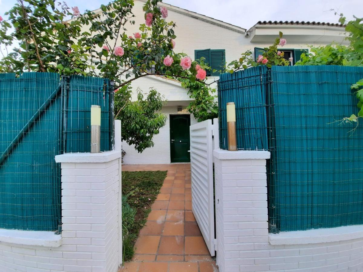 Appartement Cosy House With Garden Infront Of The Sea à Creixell Extérieur photo