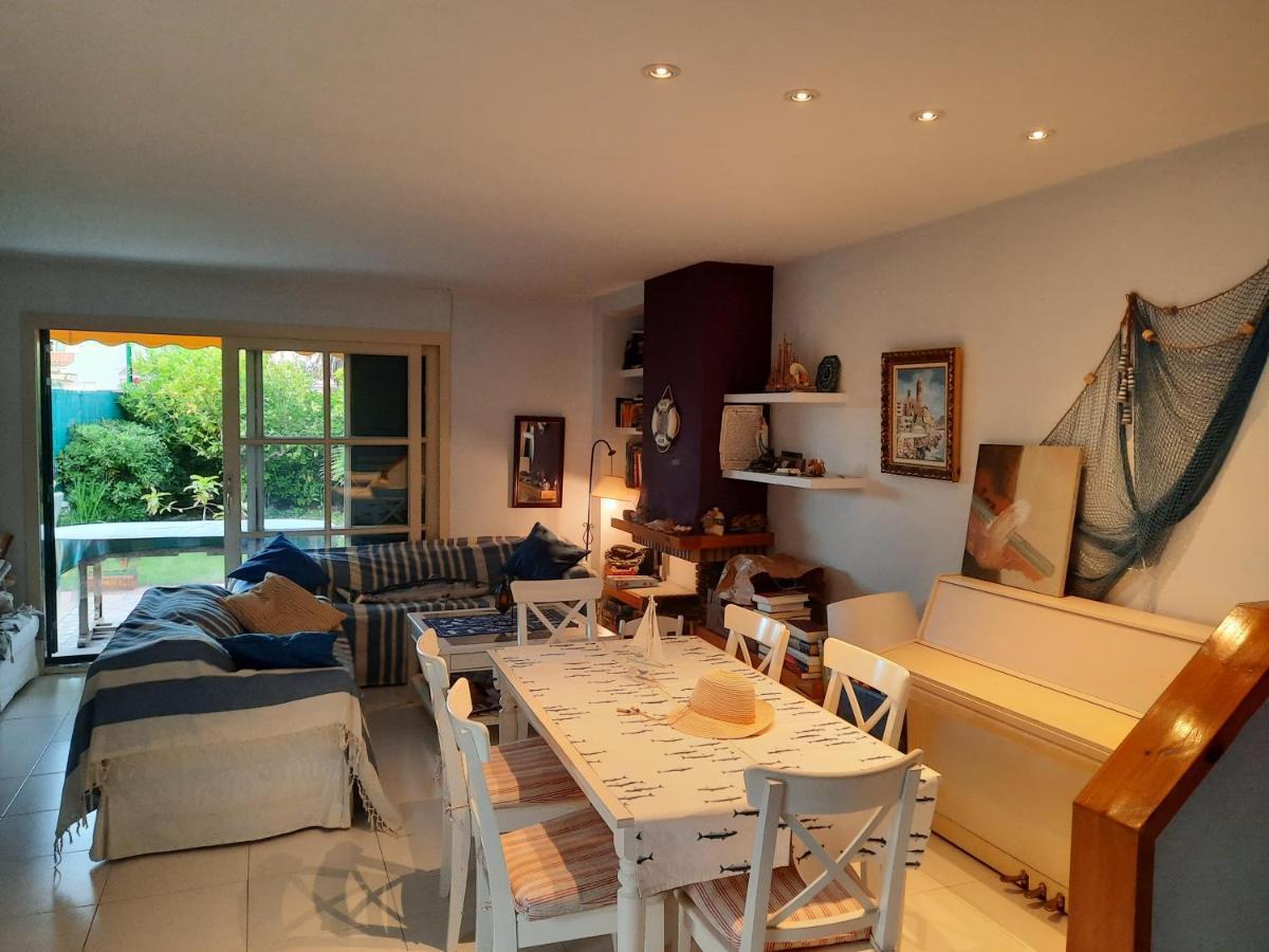 Appartement Cosy House With Garden Infront Of The Sea à Creixell Extérieur photo